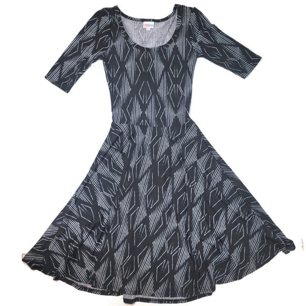 Lularoe Nicole black and white geometric dress XXS
